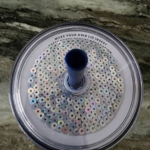 Starbucks tumbler with customizable lid - Picture 2 of 2